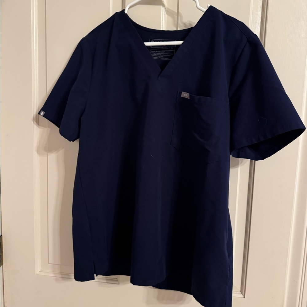 Figs navy Catrina scrub top xl